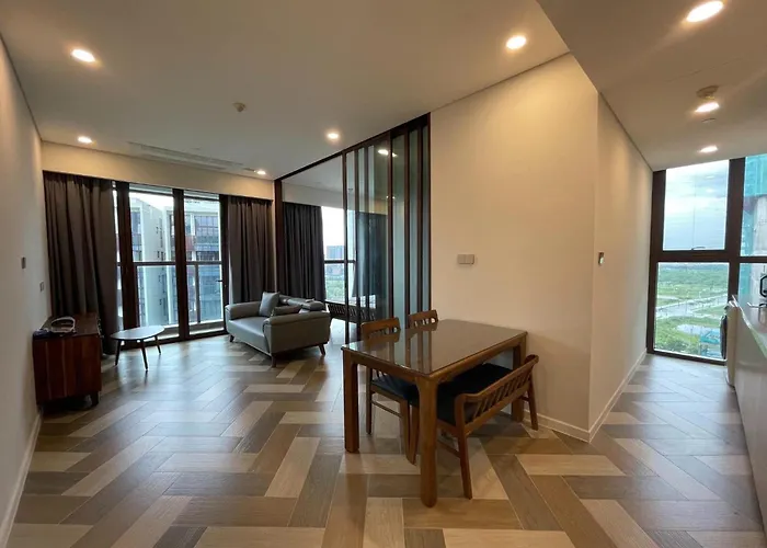 Plus Metropole- Central Saigon Riverside